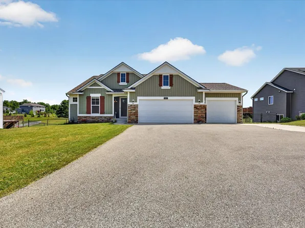 5832 Thornapple River Dr SE, Grand Rapids, MI 49512