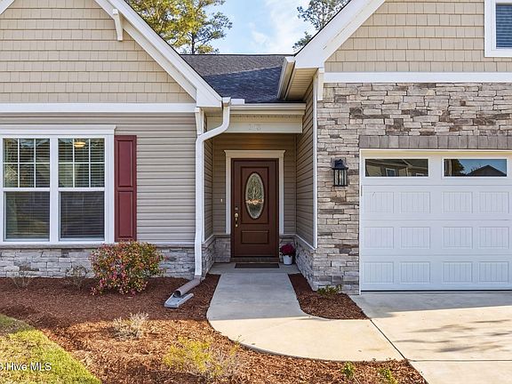 5th image of 206 Autumn Breeze Lane NE