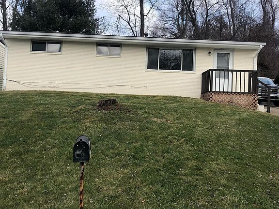 2nd image of 321 Orchard Pl