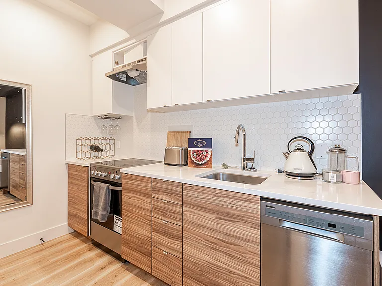 426 Allard Blvd SW — Photo 6