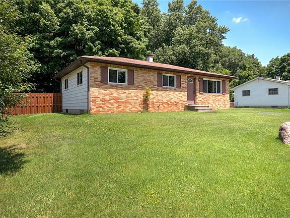 5th image of 3430 Redwood Dr