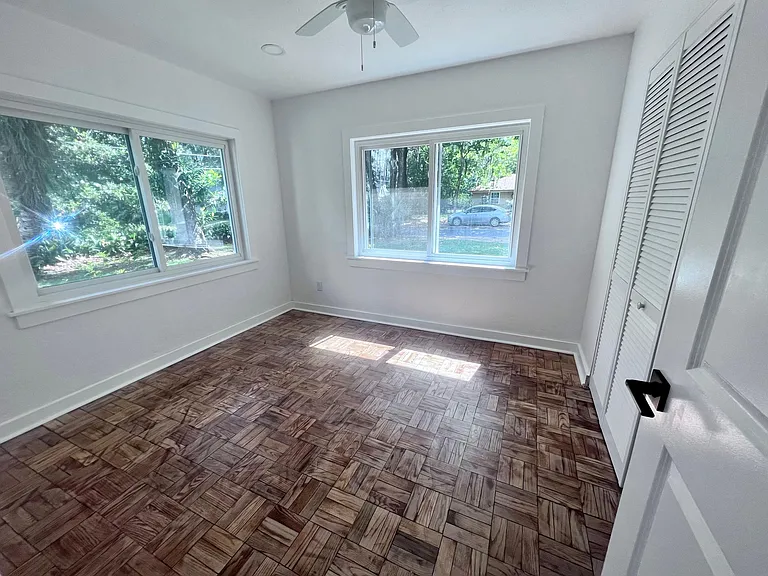 2707 NW 4th Ave — Photo 10