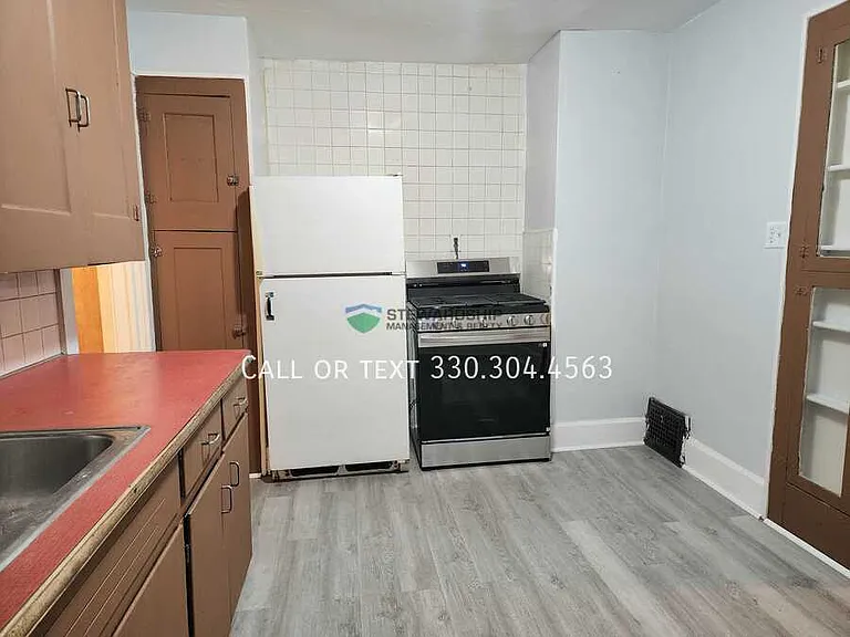 1628 E Market St #3 — Photo 8