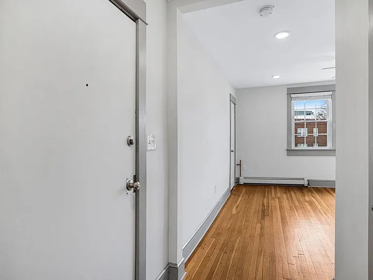 855 19th St NE #3 — Photo 3