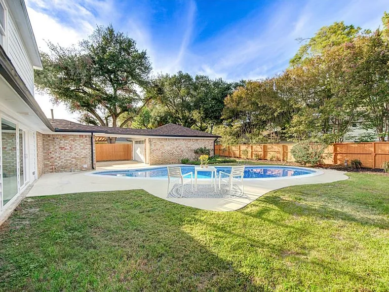 11010 Wickersham Ln — Photo 28