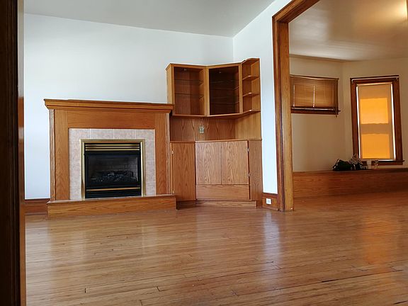 4th image of 445 Humboldt Pkwy #1