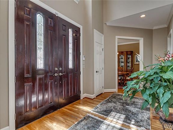 4th image of 6217 Lake Cove Dr