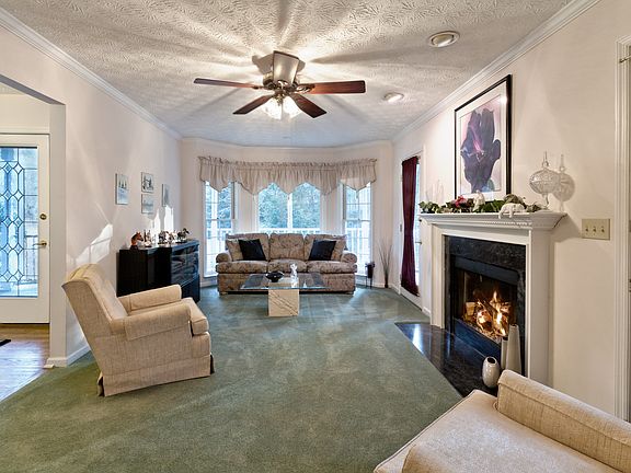 5th image of 219 Town Creek Dr