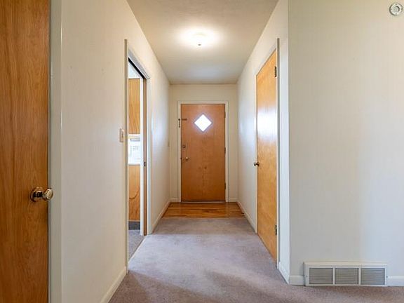 5th image of 2216 Sunnyview Ln