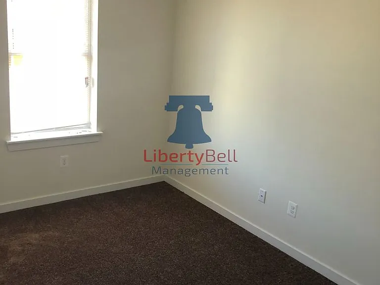 5923 Windsor Ave — Photo 11