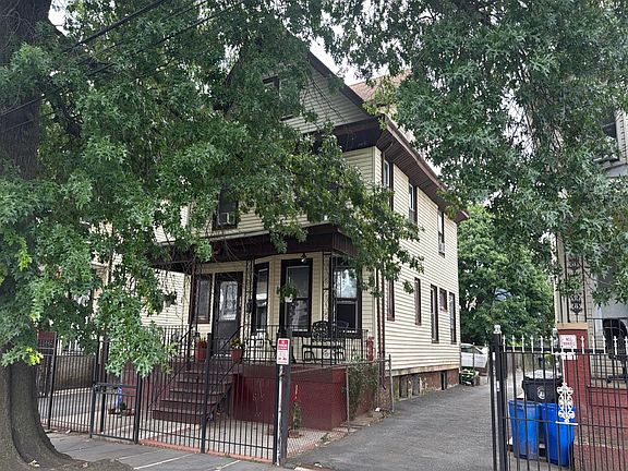 2nd image of 584 Broadway