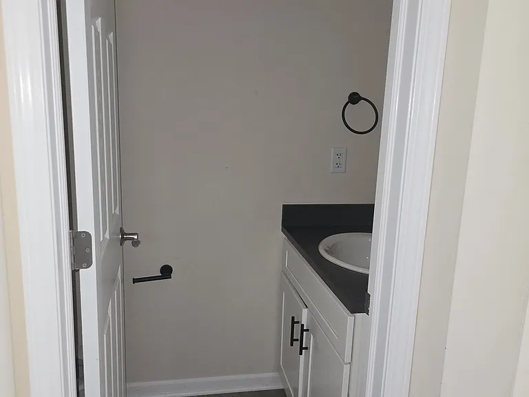 214 Laverne Dr #A — Photo 5
