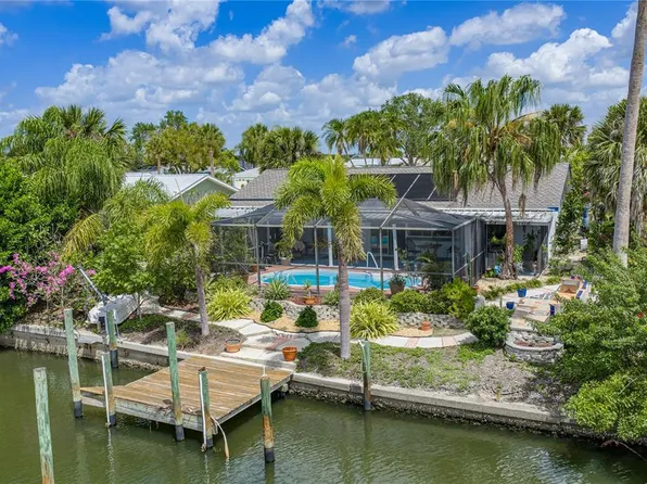 906 Sago Palm Way, Apollo Beach, FL 33572