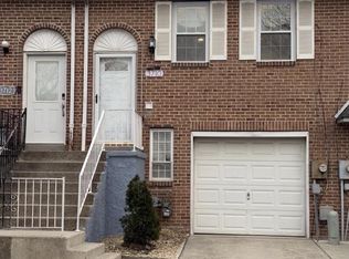 3710 Vale Ln, Philadelphia, PA 19114