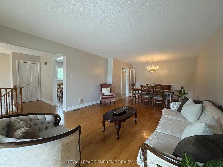 966 Lovingston Cres — Photo 8