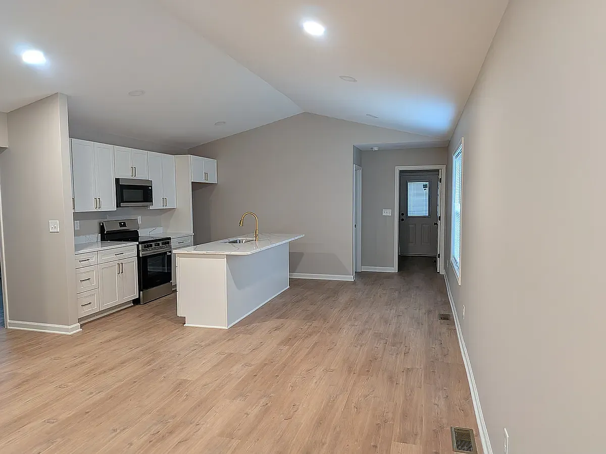 3 bed, 1150 sqft, $1,800 — Photo 2