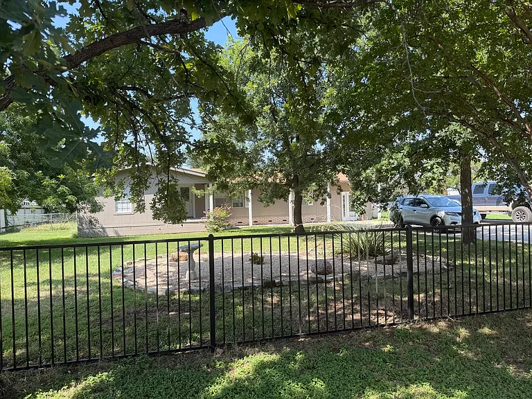 1707 Pontotoc Trce — Photo 1