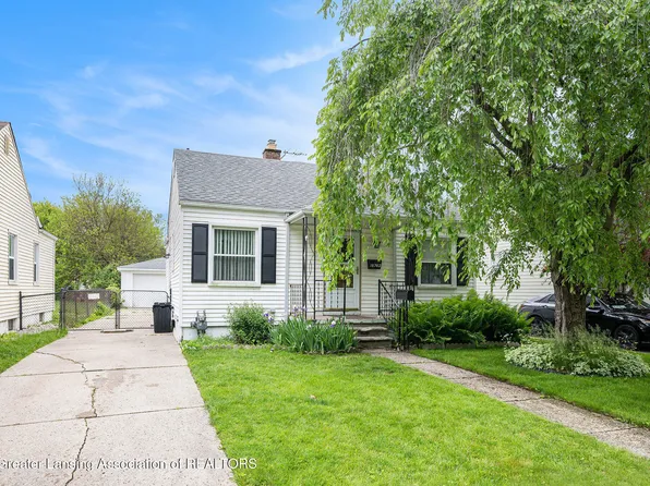 18762 Woodland St, Harper Woods, MI 48225