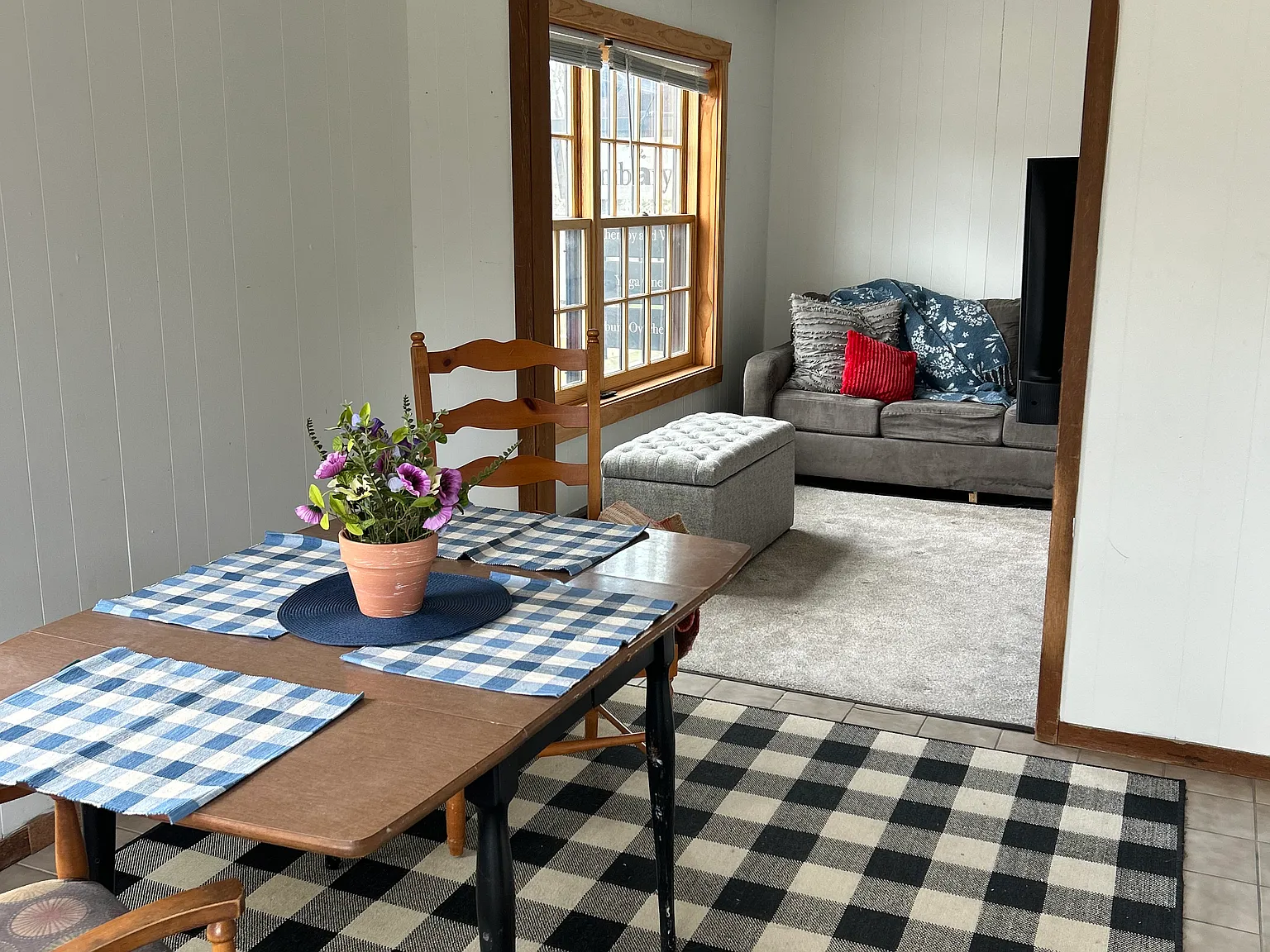 2 bed, 1.5 bath, 1300 sqft, $2,400 — Photo 2