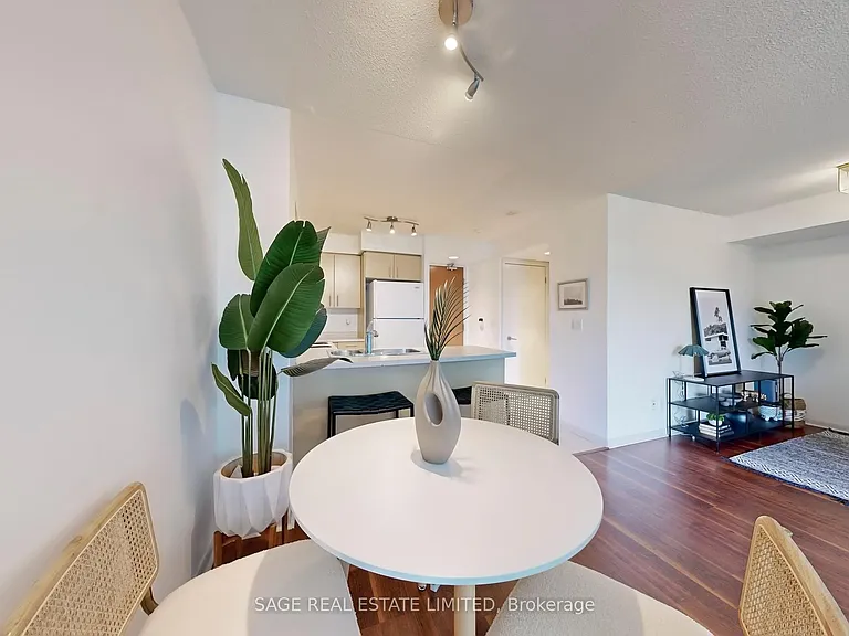 219 Fort York Blvd #616 — Photo 8