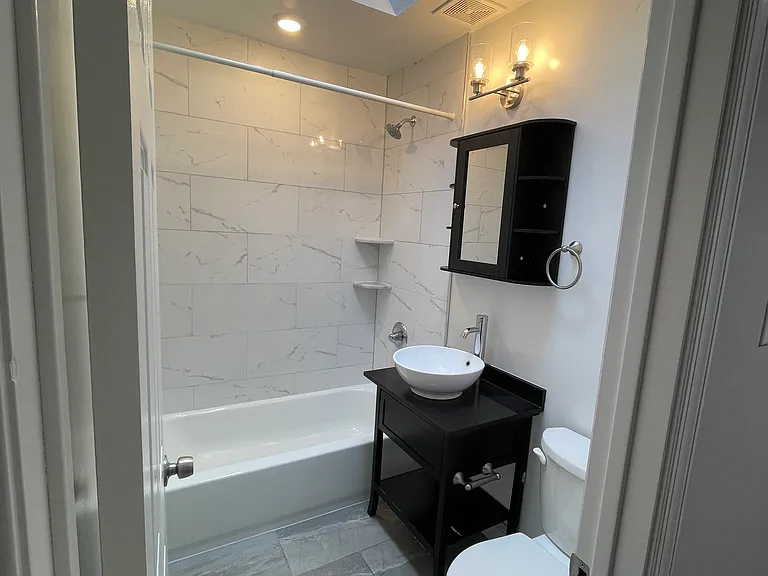 4712 Lansing St — Photo 12
