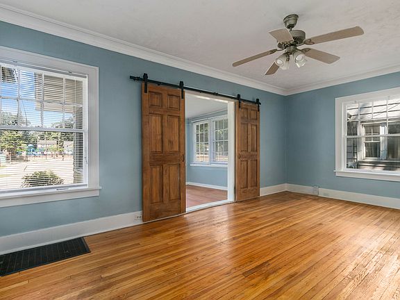 3rd image of 1722 College Ave SE