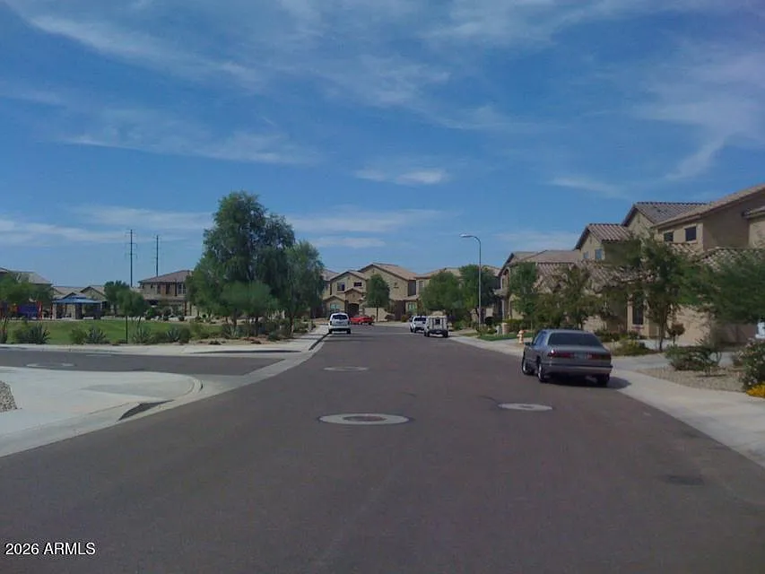 4 bed, 3.0 bath, 2443 sqft, $2,000 — Photo 2