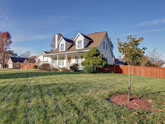 3rd image of 772 S Lantern Ln