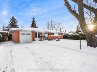 18 Virgil Rd, Ottawa, ON K2H 6B3