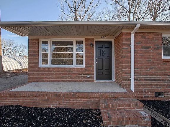 3rd image of 305 Kenmore Dr