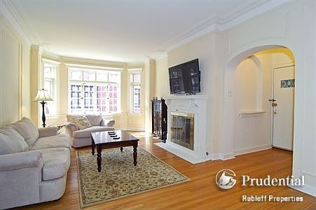 2nd image of 503 W Aldine Ave #2B