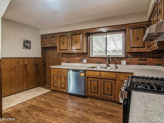 5th image of 1133 Elm St