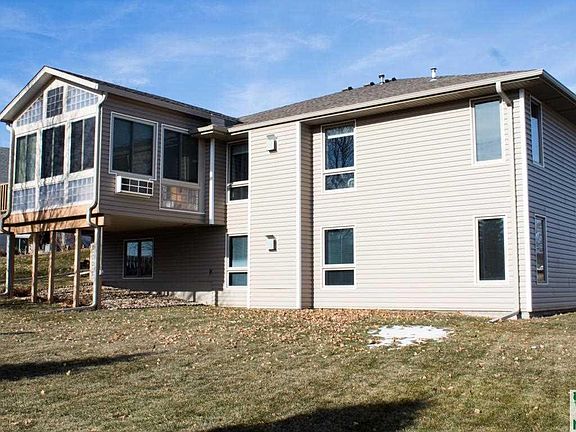 2nd image of 4889 Bradford Ln