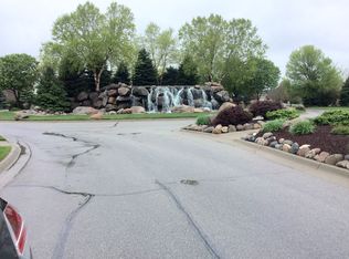 2310 Wilderness Ridge Dr, Lincoln, NE 68512