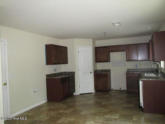 5th image of 3501 Hyacinth Lane