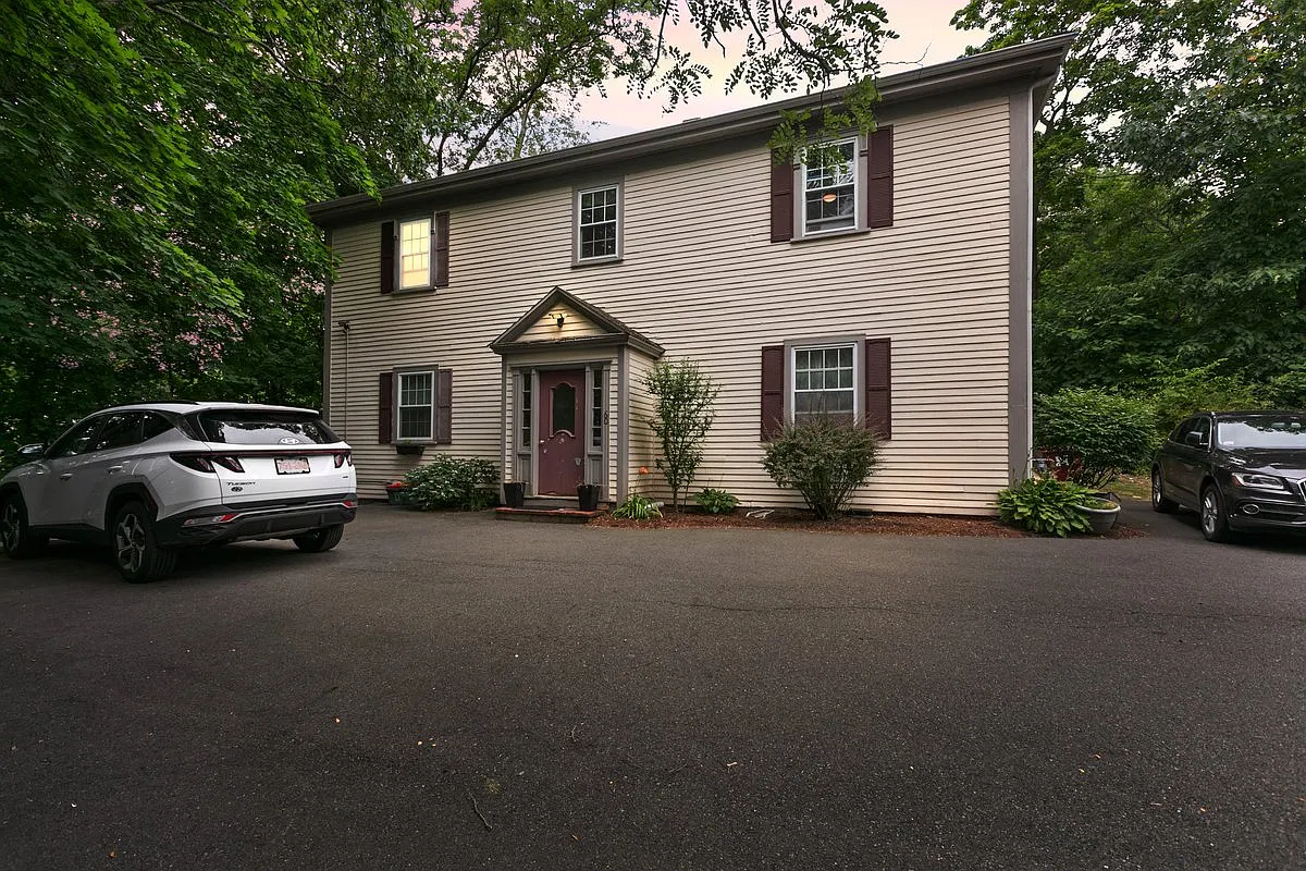 1 bed, 644 sqft, $2,200 — Photo 1