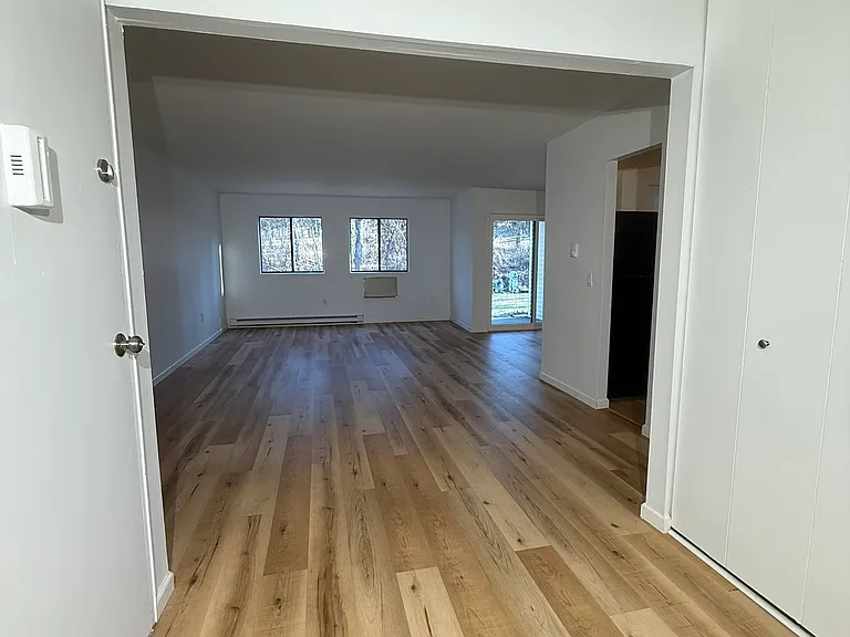 3 Scarborough Ln #B — Photo 6