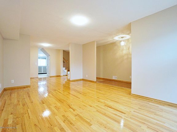 4th image of 457 Adams Ave