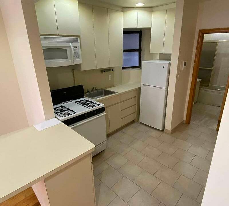 2nd image of 405 E 69th St #4H