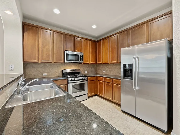 1310 W Parmer Ln #16A — Photo 3