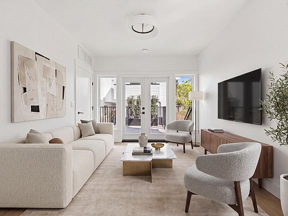 4th image of 326 W 14th St #1