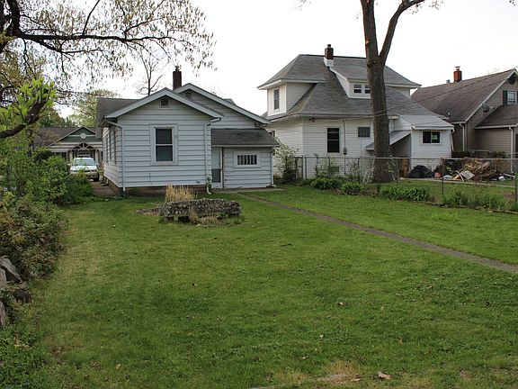 3rd image of 1117 S Ironwood Dr