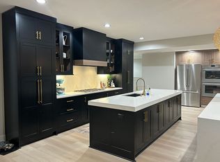 8729 Cooley Lake Rd, Commerce Township, MI 48382