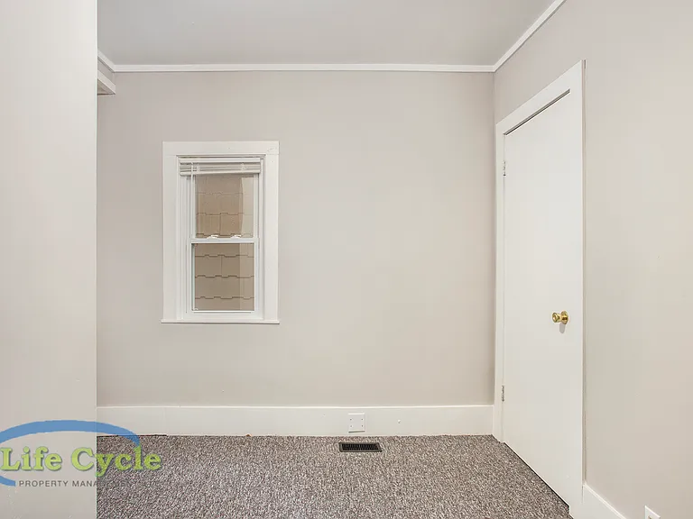 940 McReynolds Ave NW #1 — Photo 7