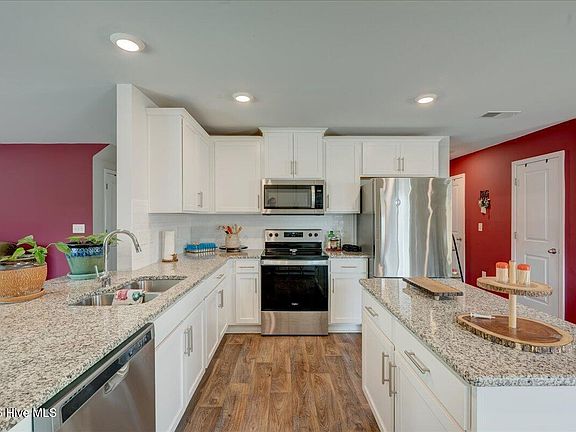 4th image of 404 Frida Road