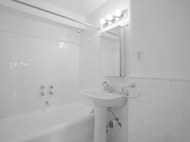 253 W 72nd St #608 — Photo 5