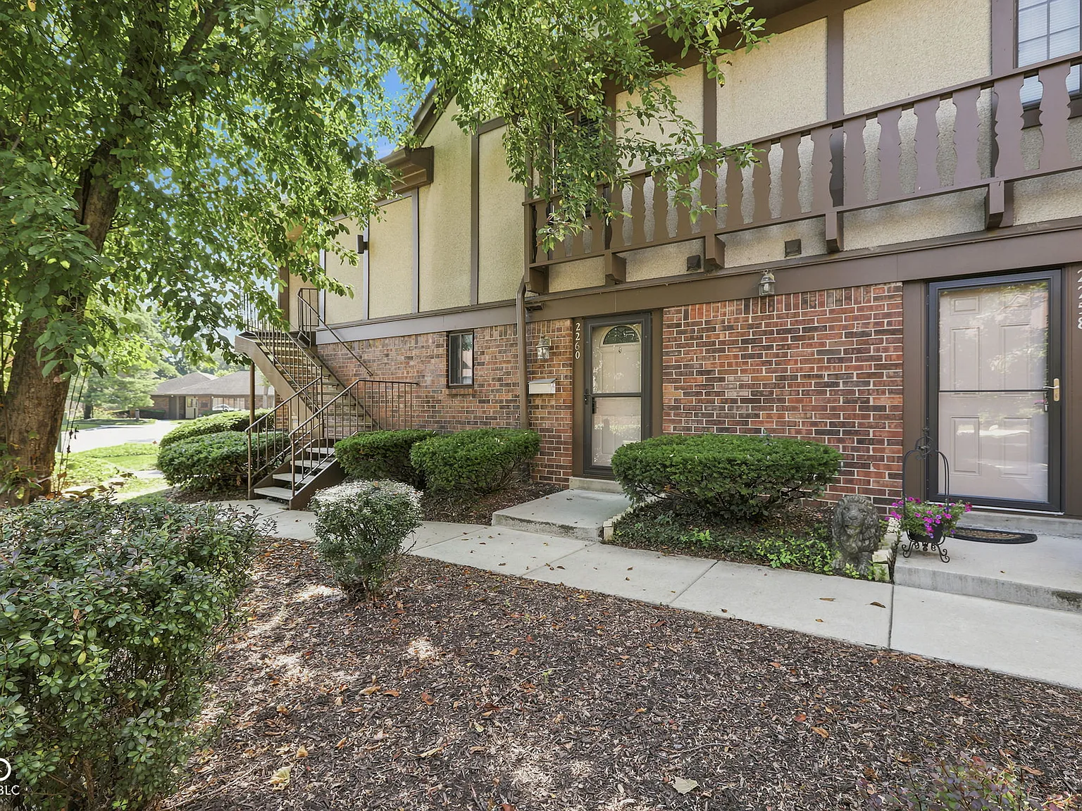 2 bed, 2.0 bath, 1128 sqft, $1,900 — Photo 4