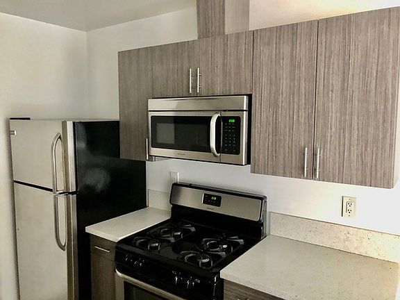 3rd image of 5623 Meridian St #8