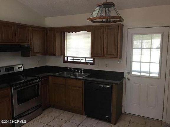 4th image of 130 & 132 Pinecrest Drive