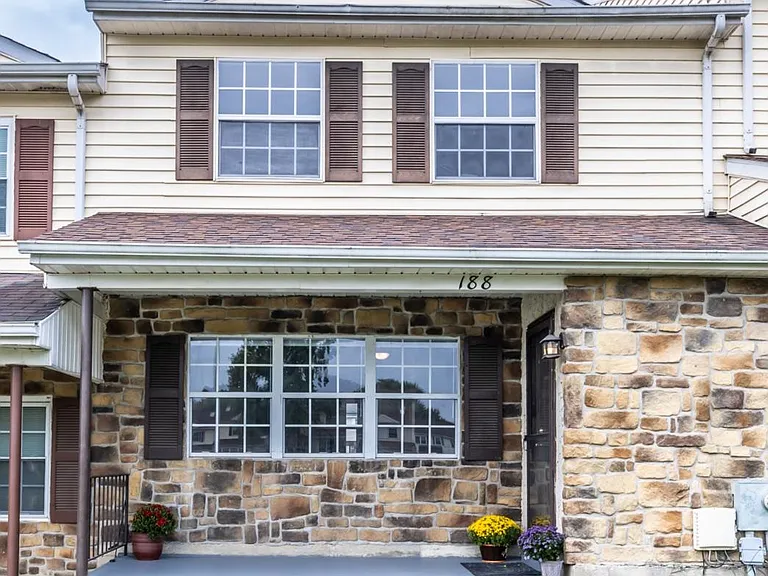 188 Chester Ct #1 — Photo 1
